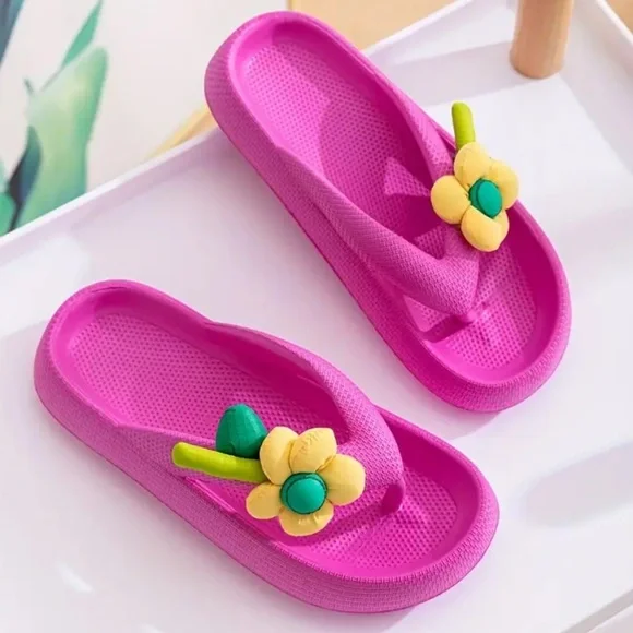 Women’s Vibrant Khaki and Yellow Flower Sandals New Boutique - Picture 4 of 8